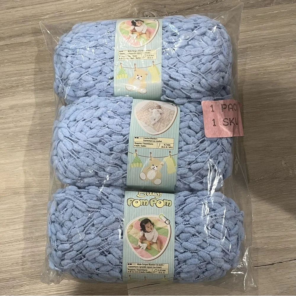 NWT Set of 3 Skeins Bernat Baby Pom Pom Yarn (Billowing Blue) Super Bulky #6 - Picture 3 of 10
